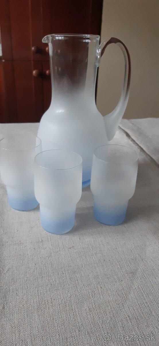 Sklenený krčah a tri poháre - 2