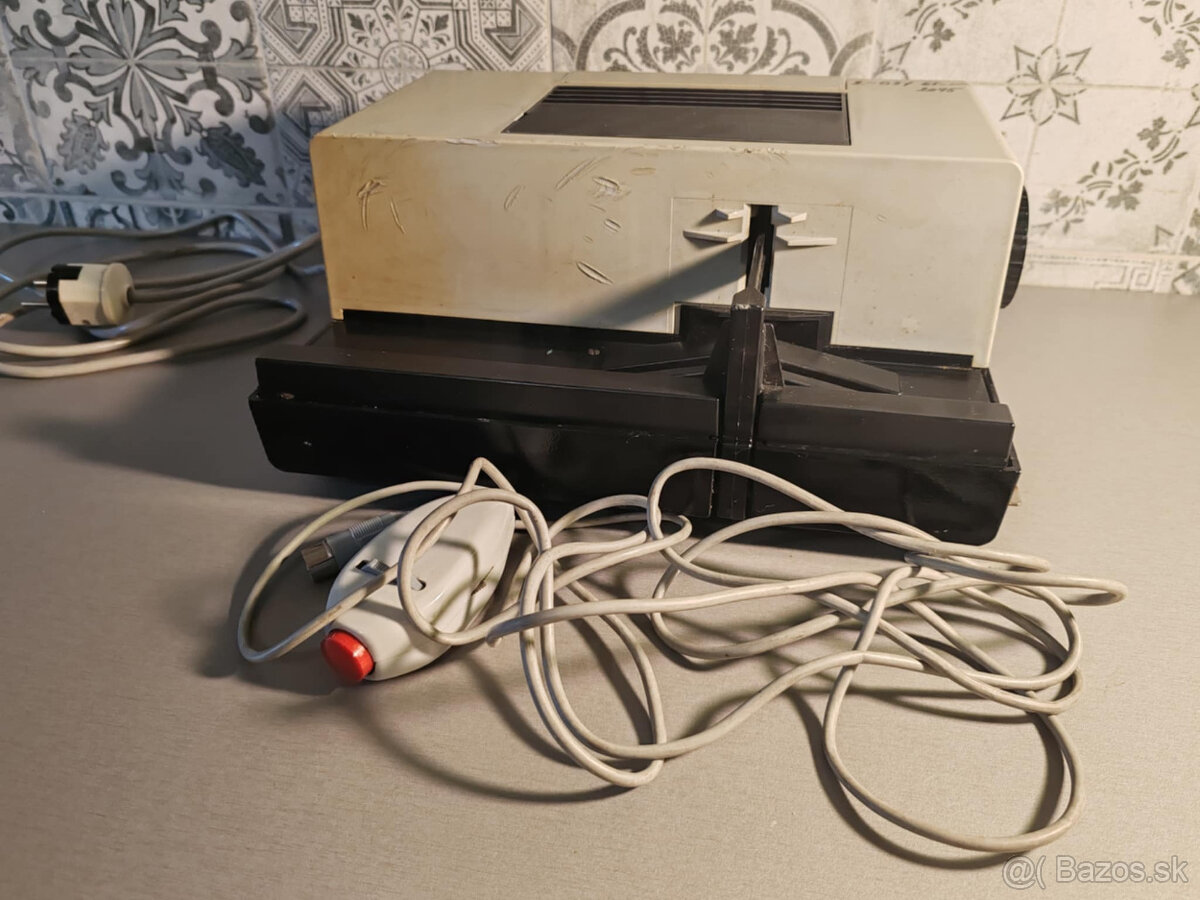 Pentacon projektor AV100auto - 2