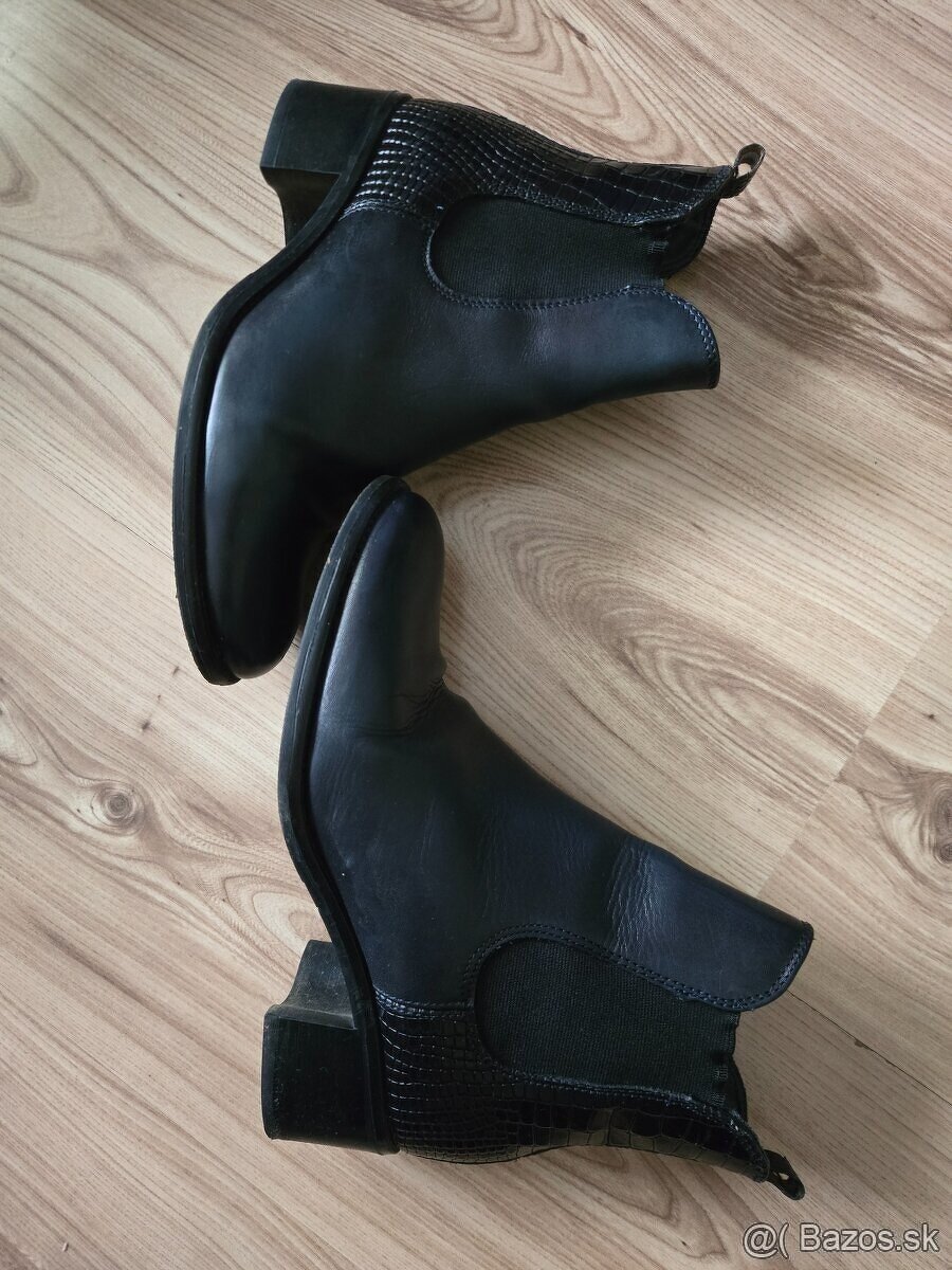 Tmavomodré kožené čižmy vel.37 - 2