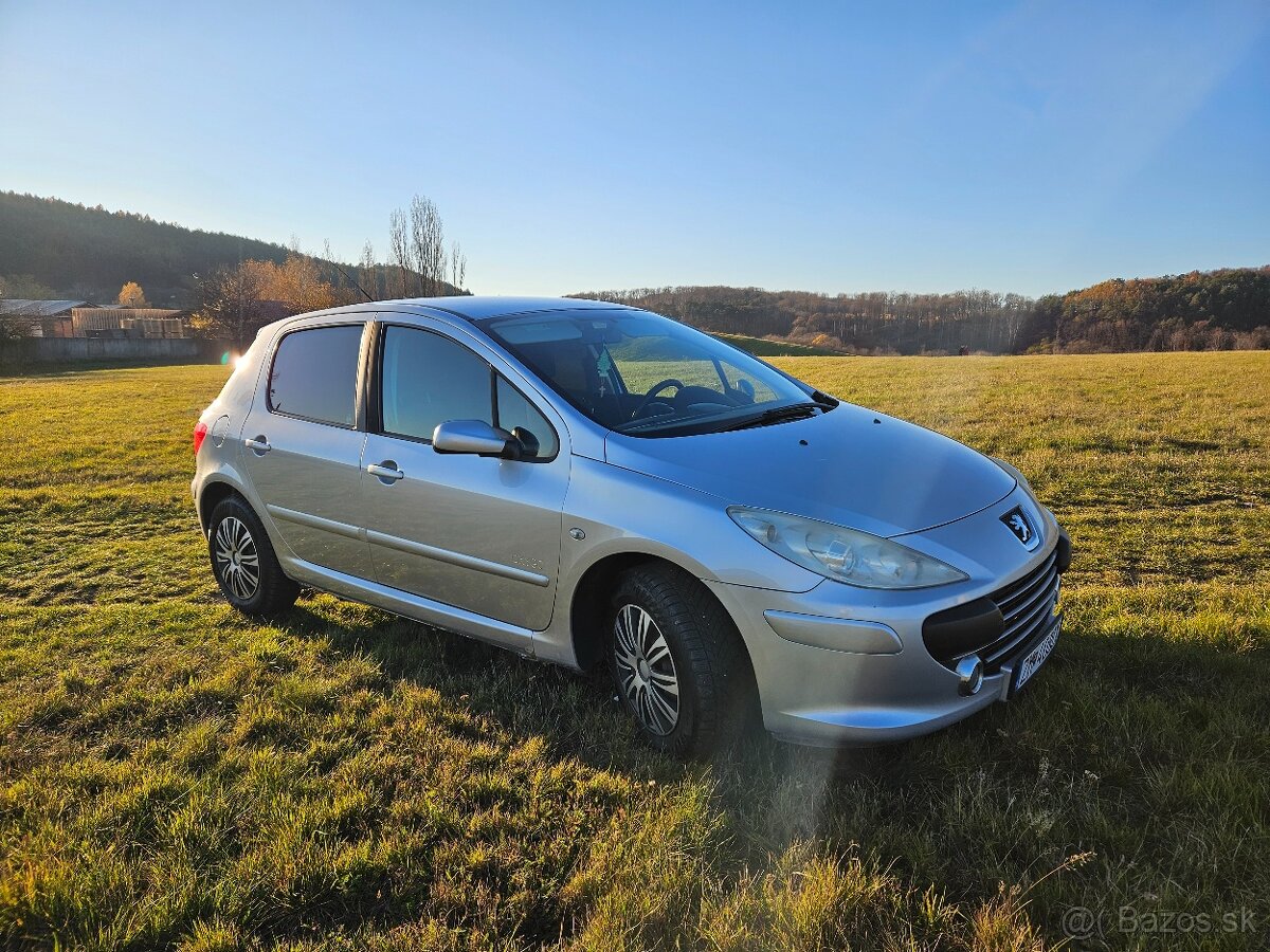 Peugeot 307 1.6 HDi – spoľahlivý hatchback s nízkouSpotrebou - 2