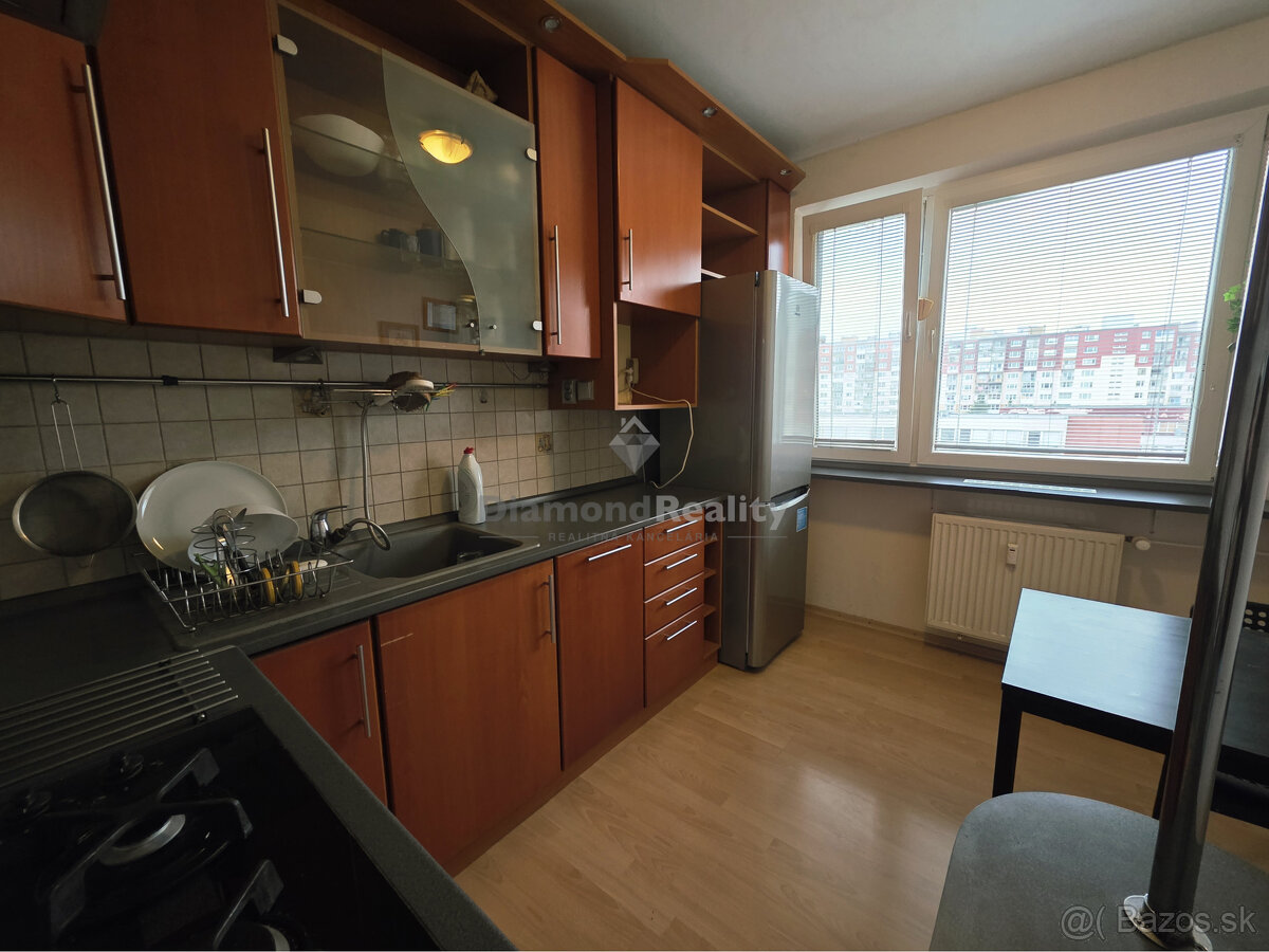 NA PREDAJ 3 - IZBOVÝ BYT S LOGGIOU, BRUSELSKÁ ULICA , ŤAHANO - 2