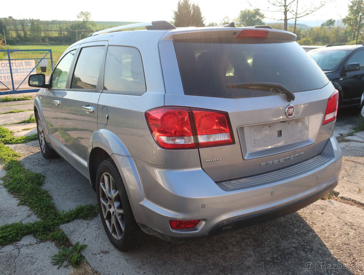 Fiat Freemont 2016 2,0JTDm 4x4, 7-miestny, NAVI, park.kamera - 2