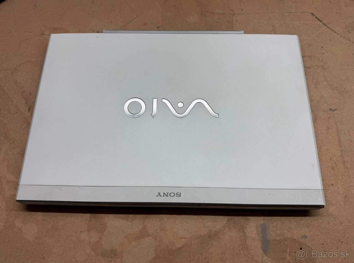 Predám pokazený notebook na náhradné diely zn.Sony Vaio. - 2