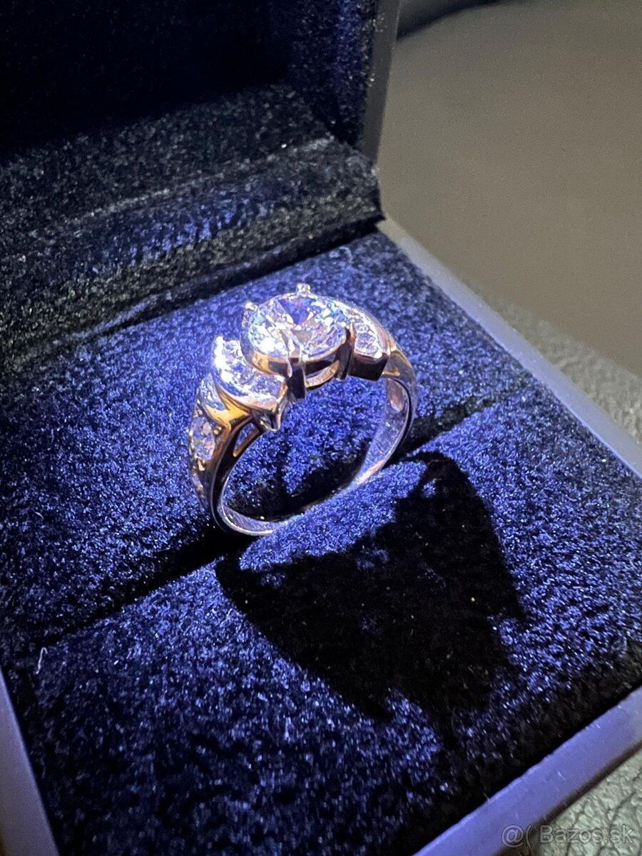 Zlatý dámsky prsteň - 2