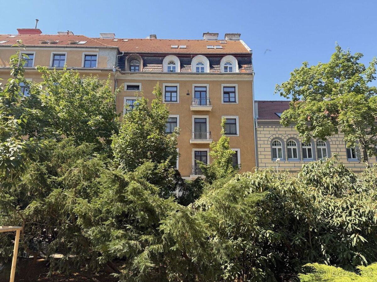 Unikátny 3,5-izbový mestský „vidiek“ (95 m²) od známeho arch – pohled 2