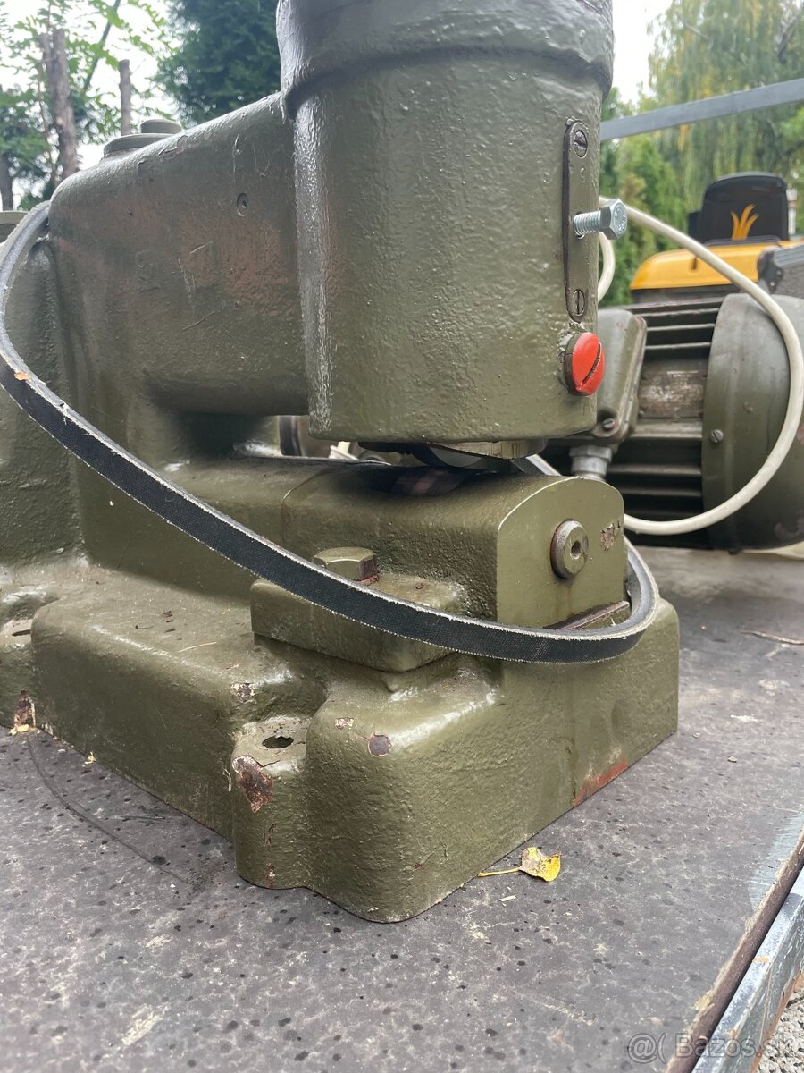 Splostovacka pilovych listov - 2