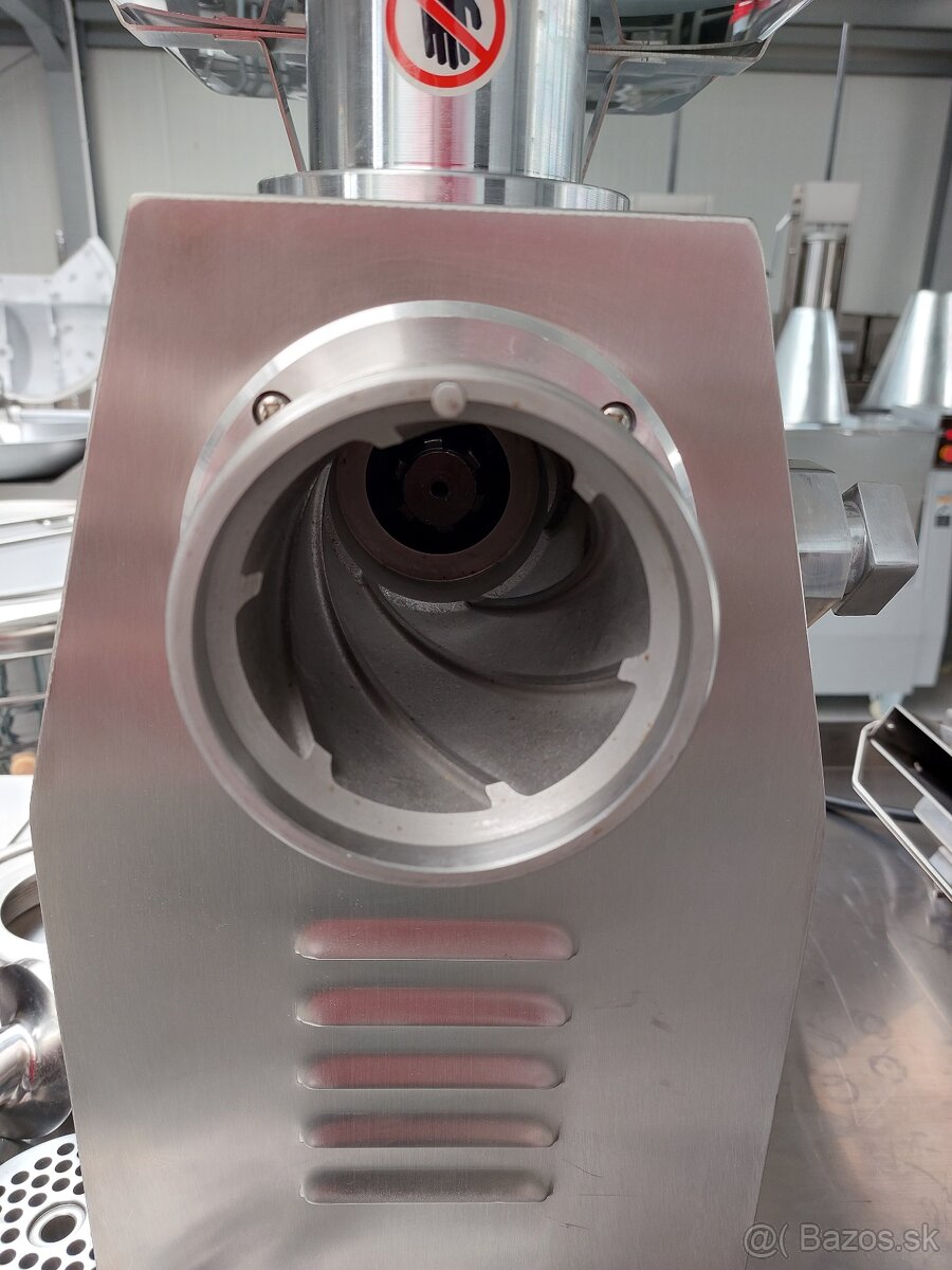 Mlynček na mäso 22 Mäsiarský vlček rezačka mäsa 22 - 2