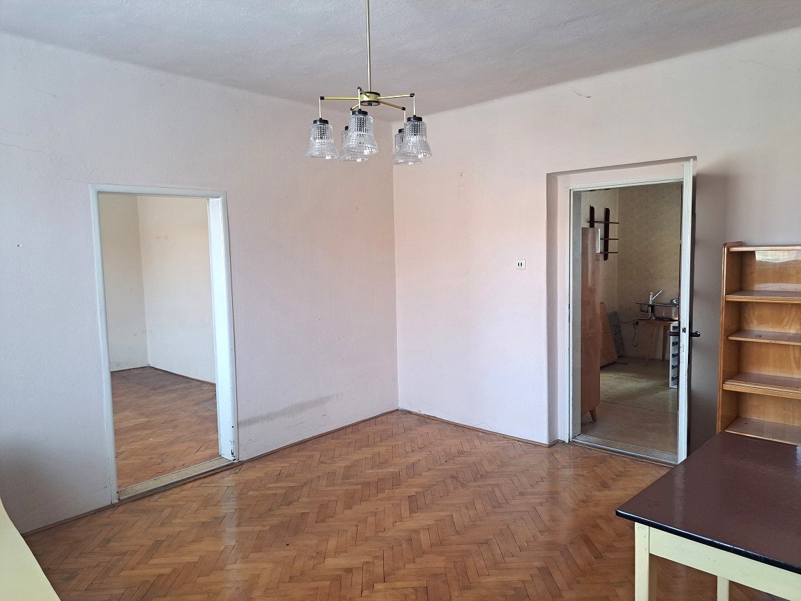 Exkluzívne predáme 4 izbový, rodinný dom v Bánove - 2