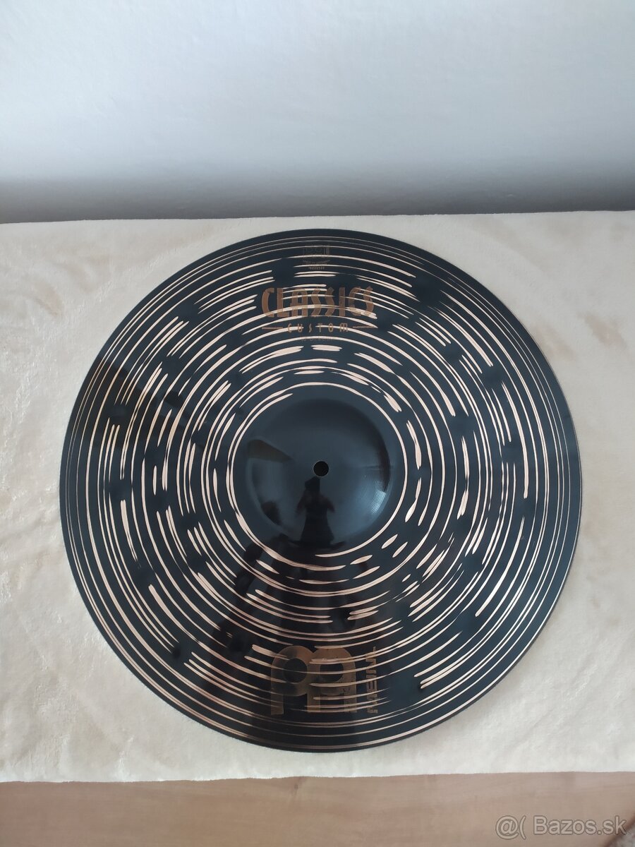 Meinl 18" Classics Custom Dark Crash - 2