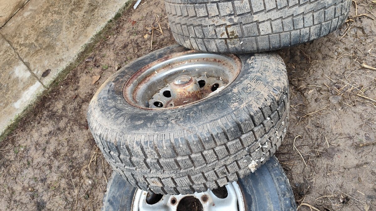 Nissan Terrano 235/70 R15 - 2