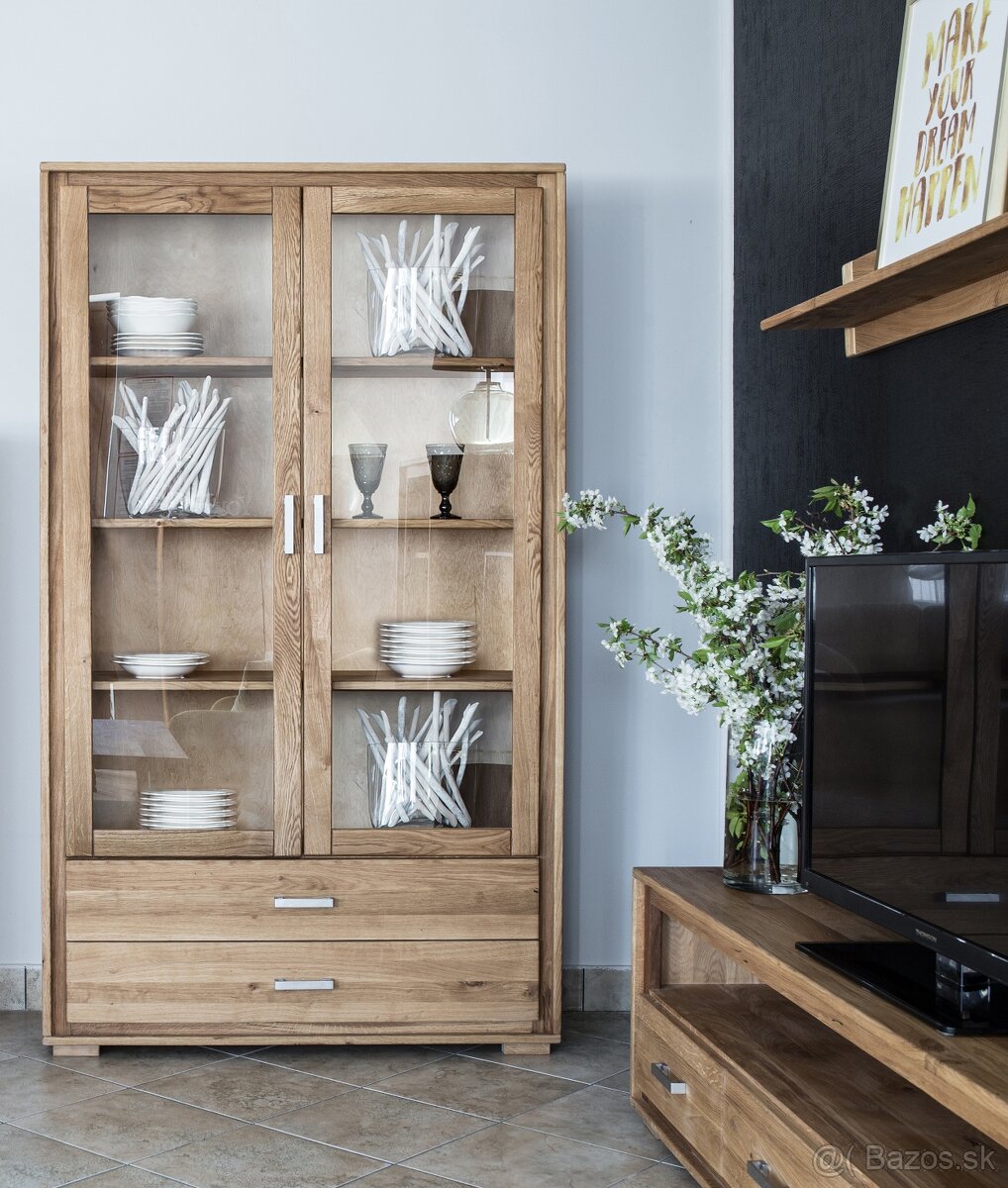 Masívna vitrína z dubu - 2