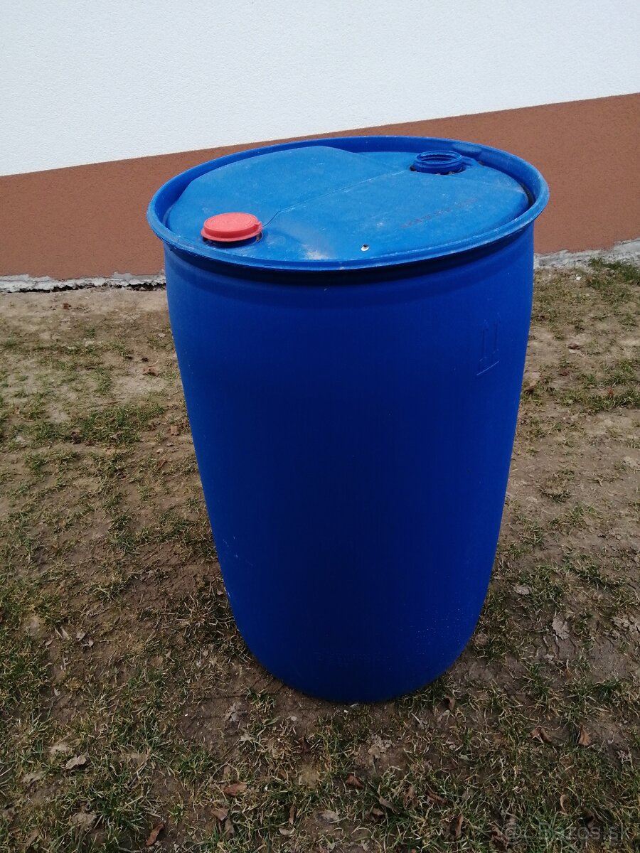 plastové sudy 220 litr a bandasky - 2