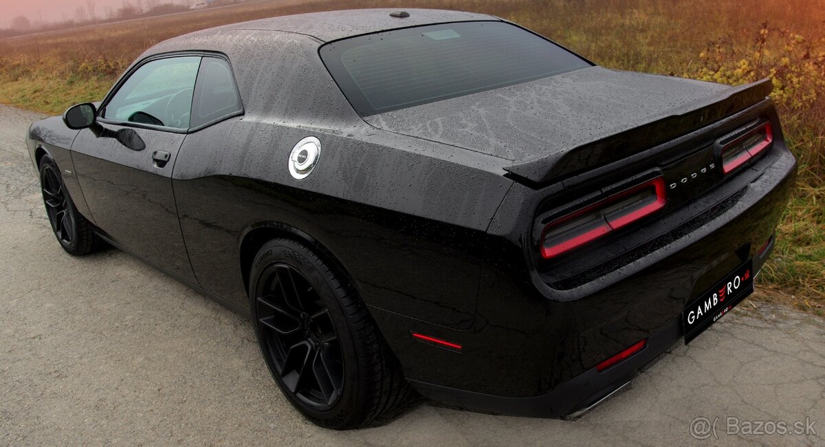 Dodge Challenger 5,7 V8 HEMI R/T - 2