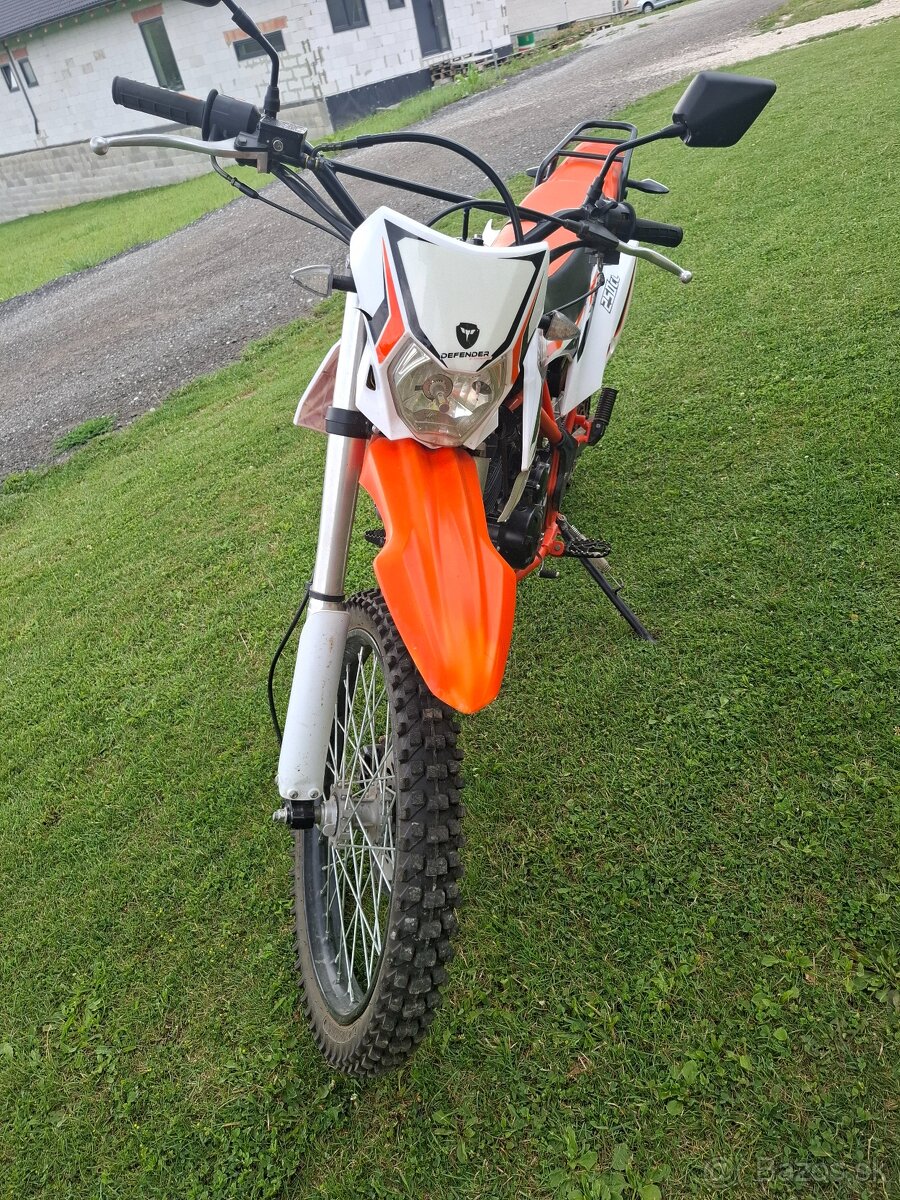Defender 250ccm