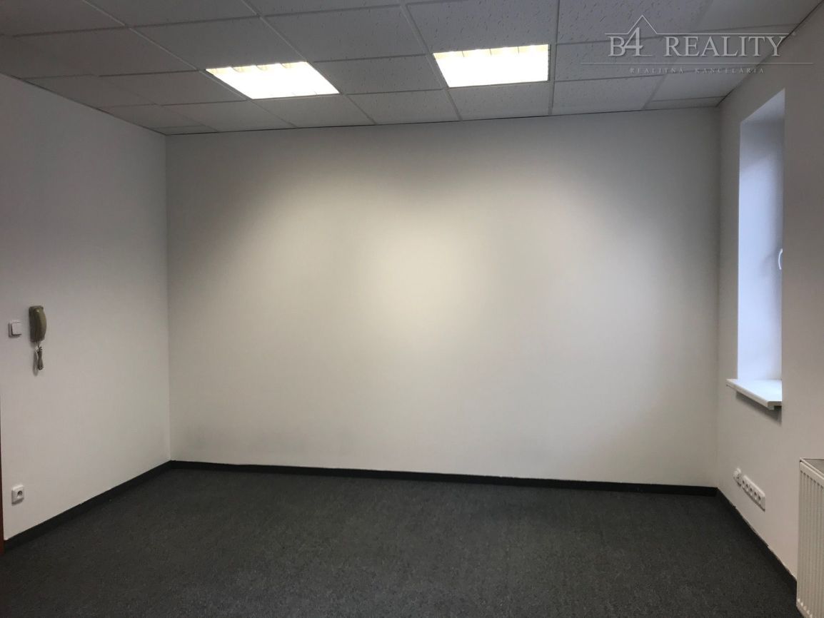 Kancelária na prenájom, 17 m2, Trenčín, Piaristická ul. / ši - 2