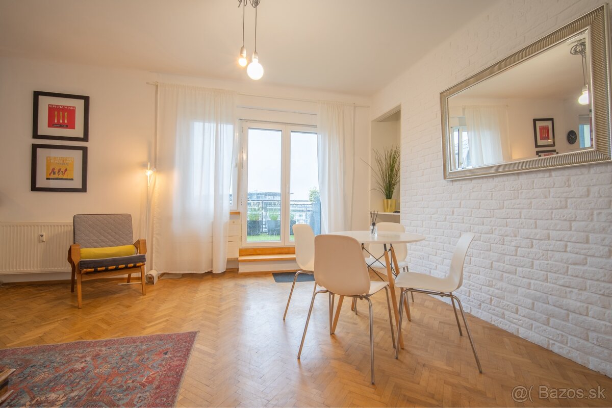 PREDAJ 2 izbový byt s veľkou terasou , Staré Mesto, Panenská - 2