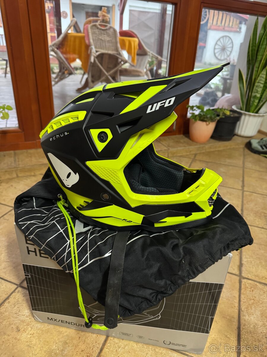 Prilba UFO echus veľkosť M - 2