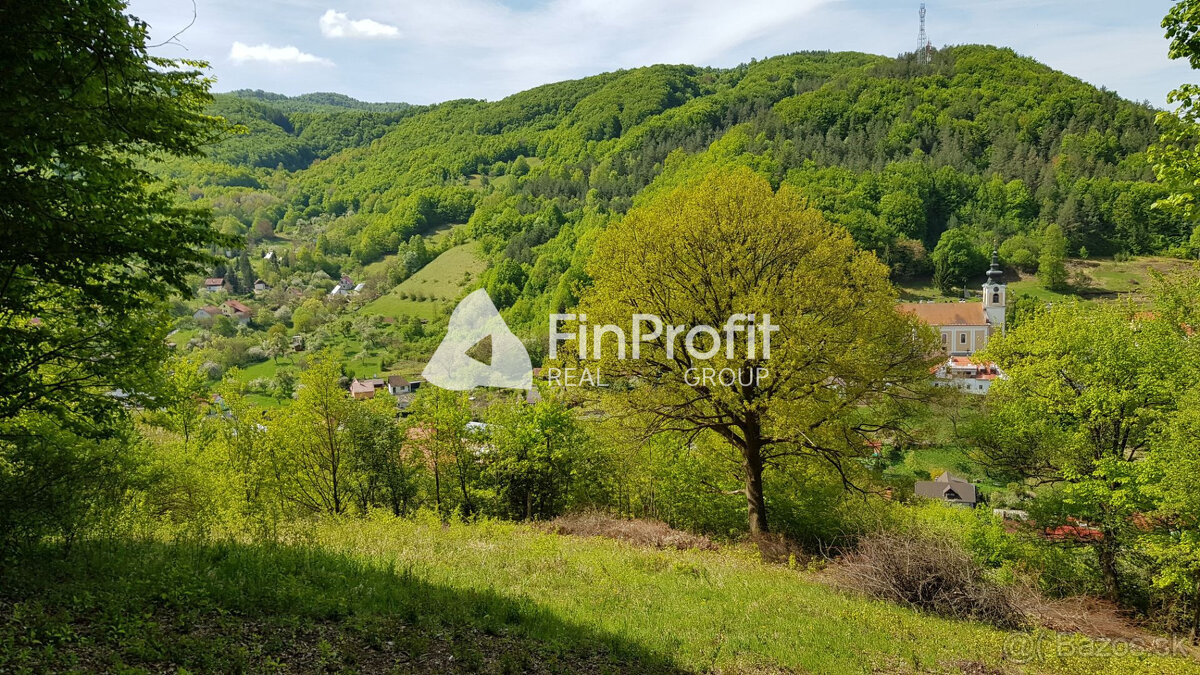 Predám pozemok vo Vyhniach + stavebné povolenie na chatu. - 2