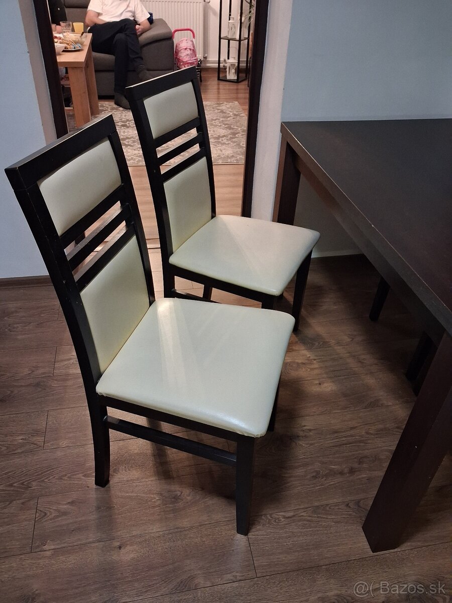 Jedálenský stôl a stoličky - 2