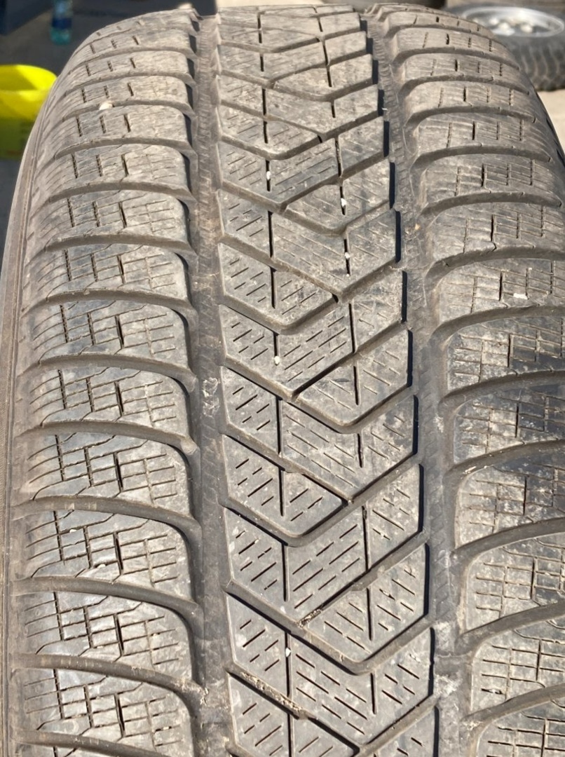 ZIMNÍ PNEUMATIKY PIRELLI 245/65r17 6mm - 2