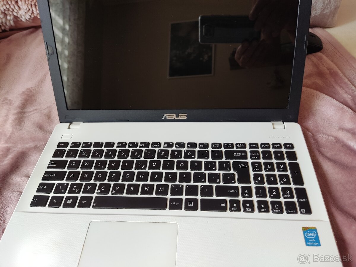 Predám Notebook Asus X551C - 2