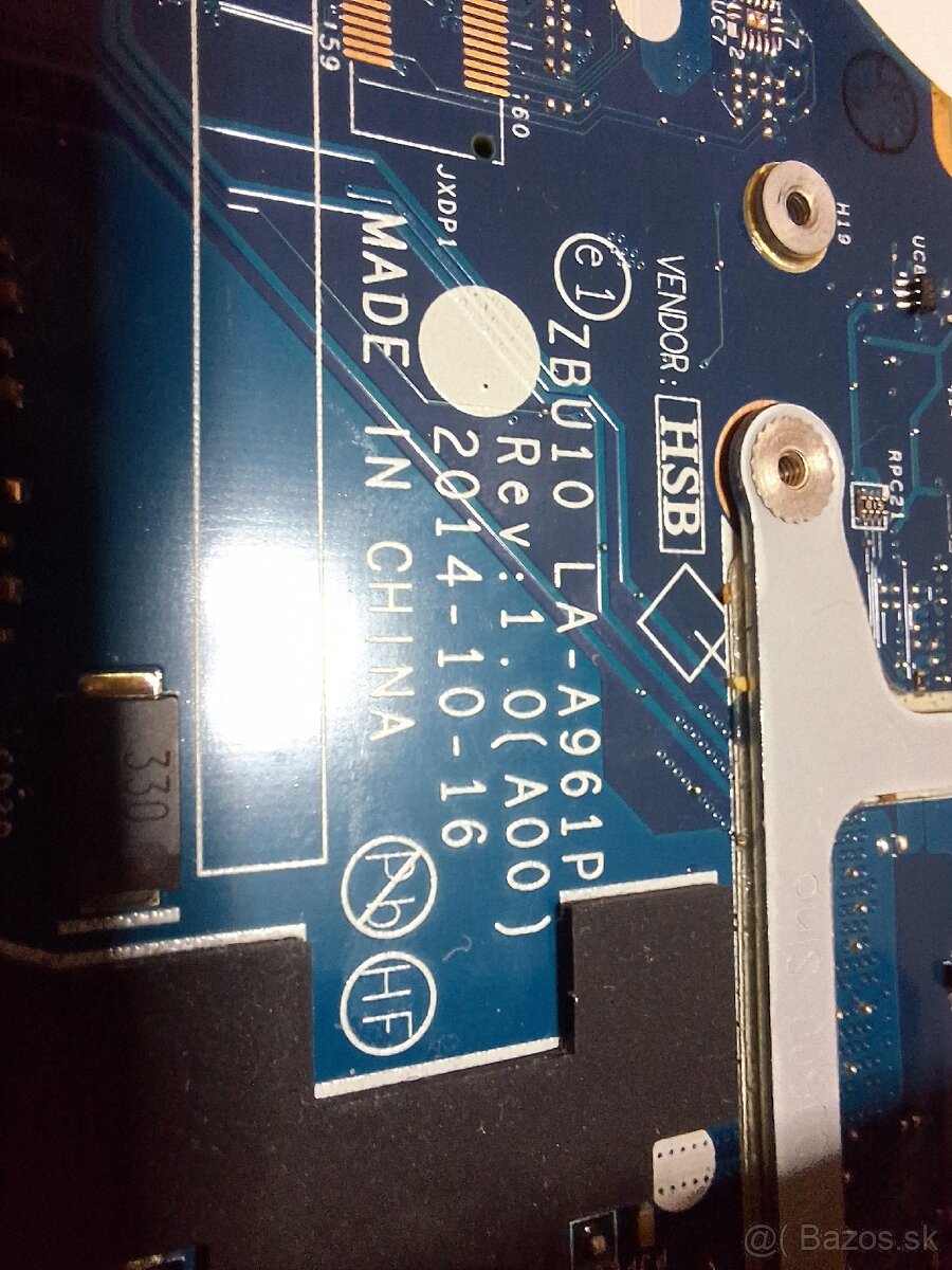 Zakladna doska noteboku na diely. - 2