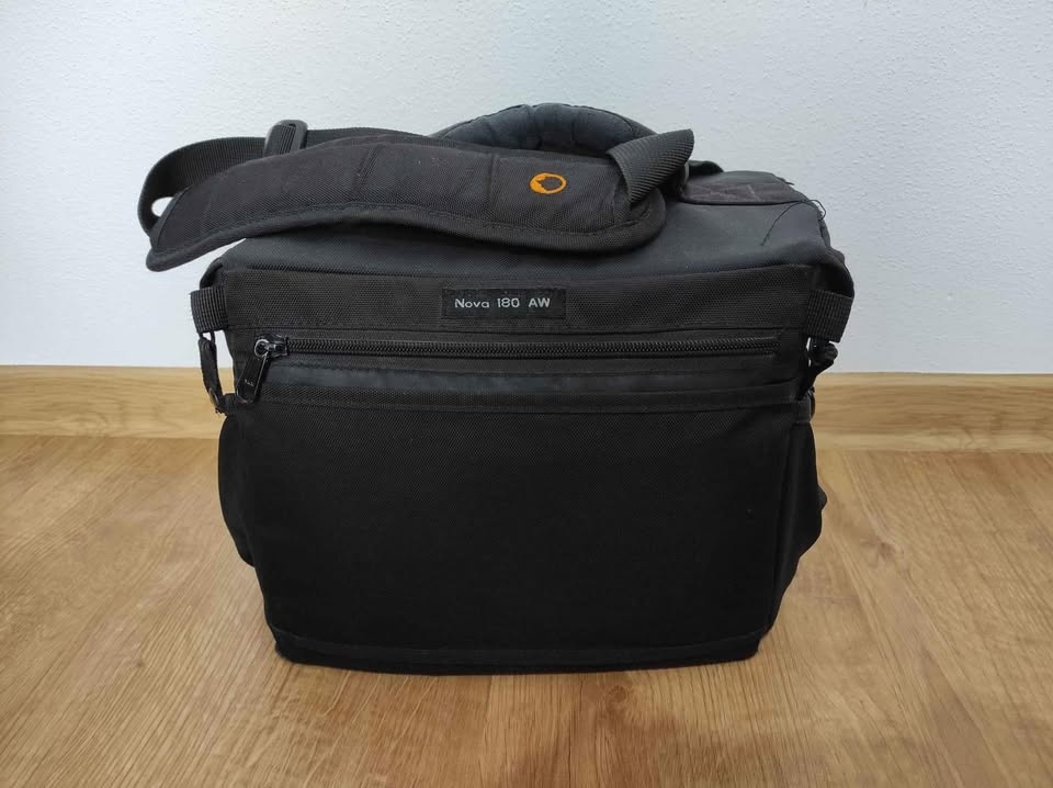 Fotobrašňa Lowepro Nova 180 AW - 2