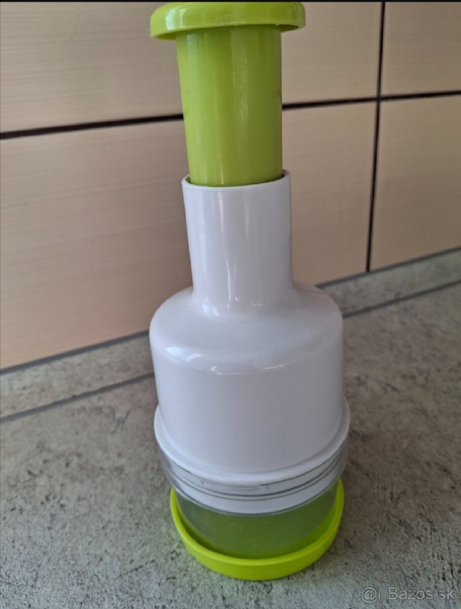 Krájač cibule - banquet. - 2