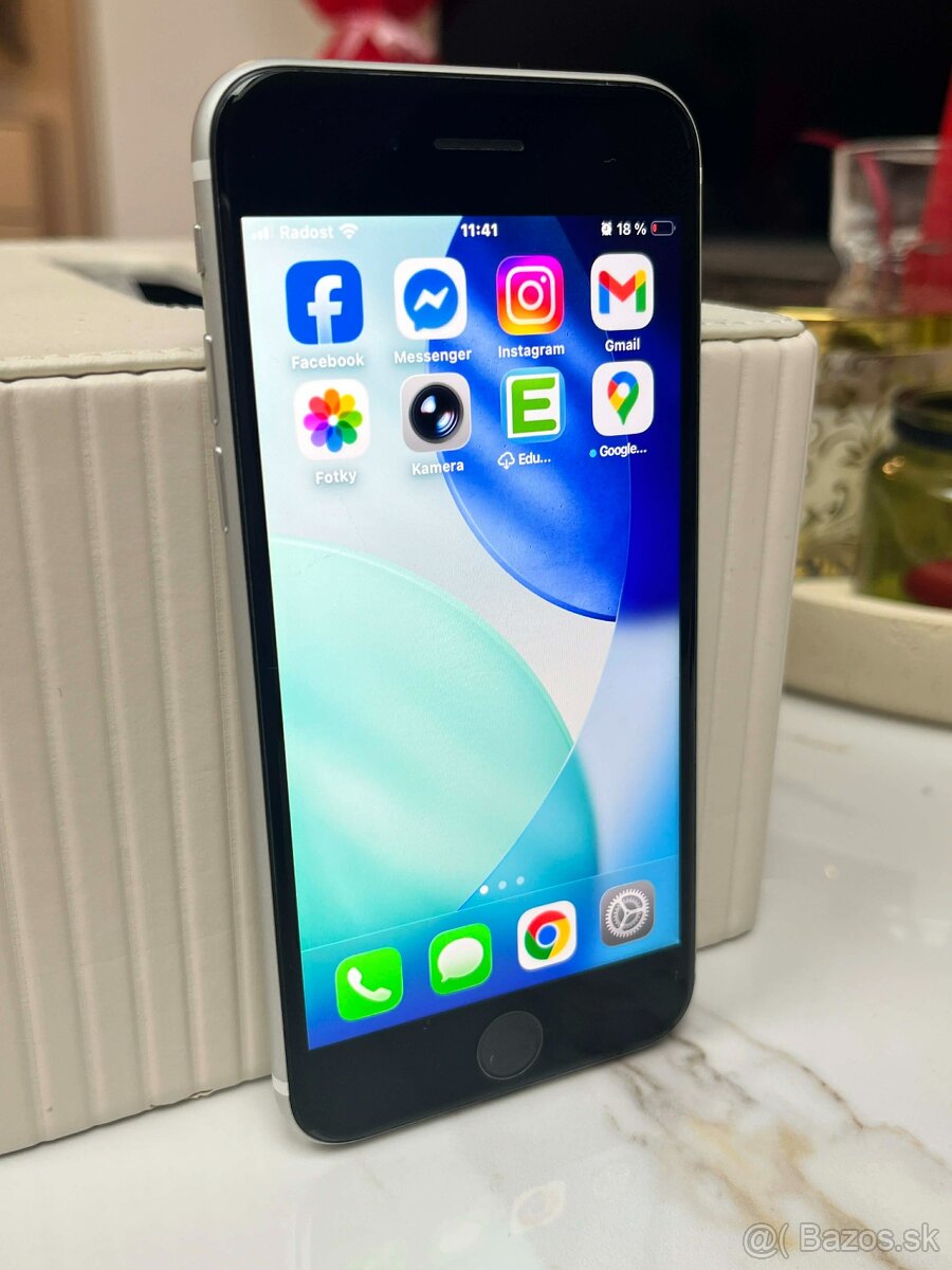 iPhone SE (2020) biely 64GB - 2