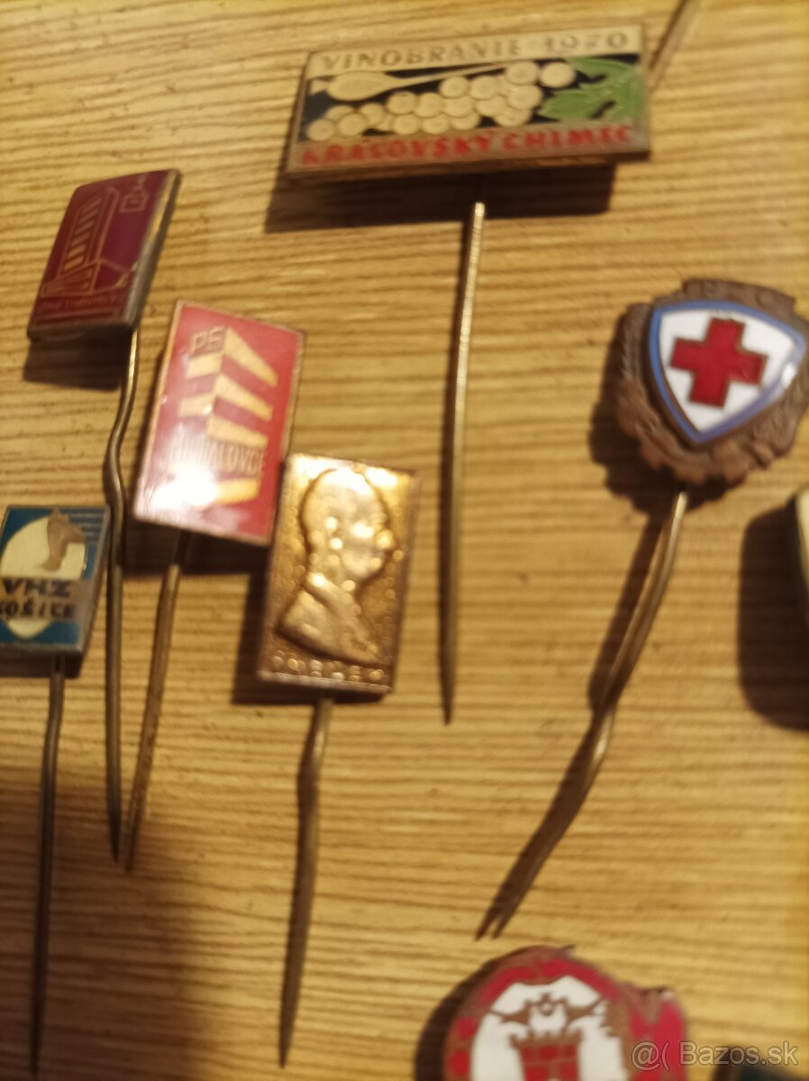 Predám zbierku odznakov - 2