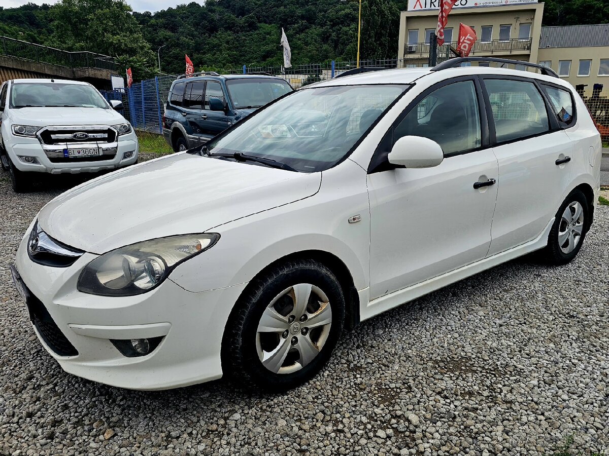 Hyundai i30 CW 1.6 CRDi VGT Classic - 2