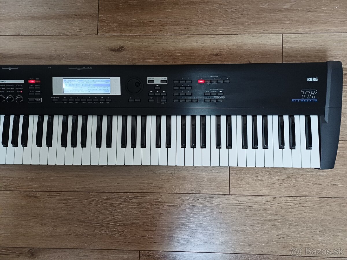 Predám KORG TR76 - 2