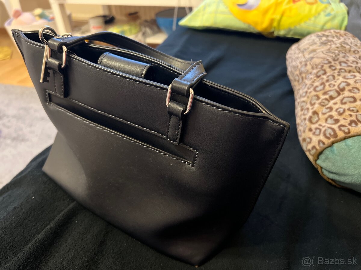 Dámska kabelka GUESS (tmavomodrá) - 2