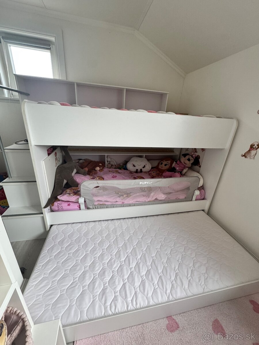 Poschodová postel pre 3 deti - 2