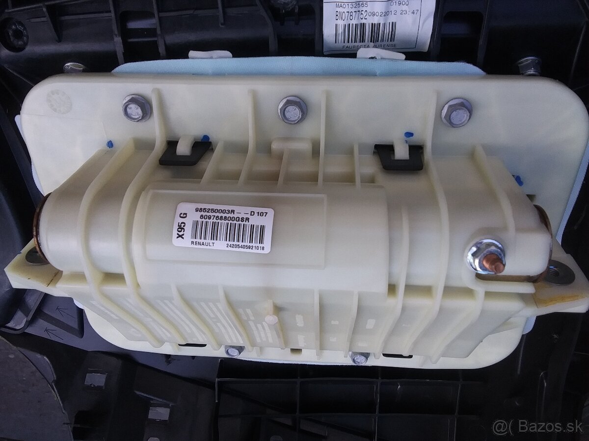 Megan 3 Palubovka,Airbagy,Pasy,Elektrony 16'stahovanie okie - 2