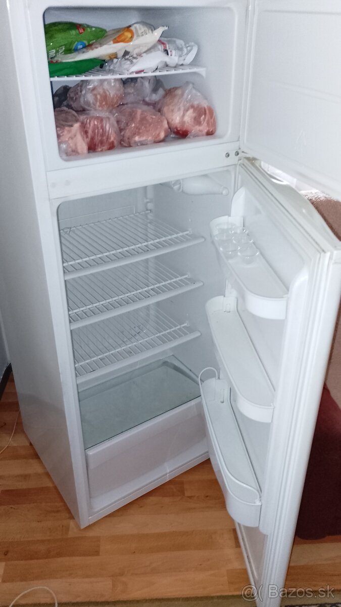 Chladnička s mrazničkou - 2