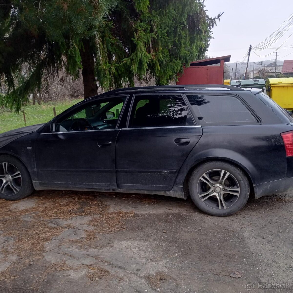 Predám nepojazdné Audi a4 b6 combi čierna farba - 2