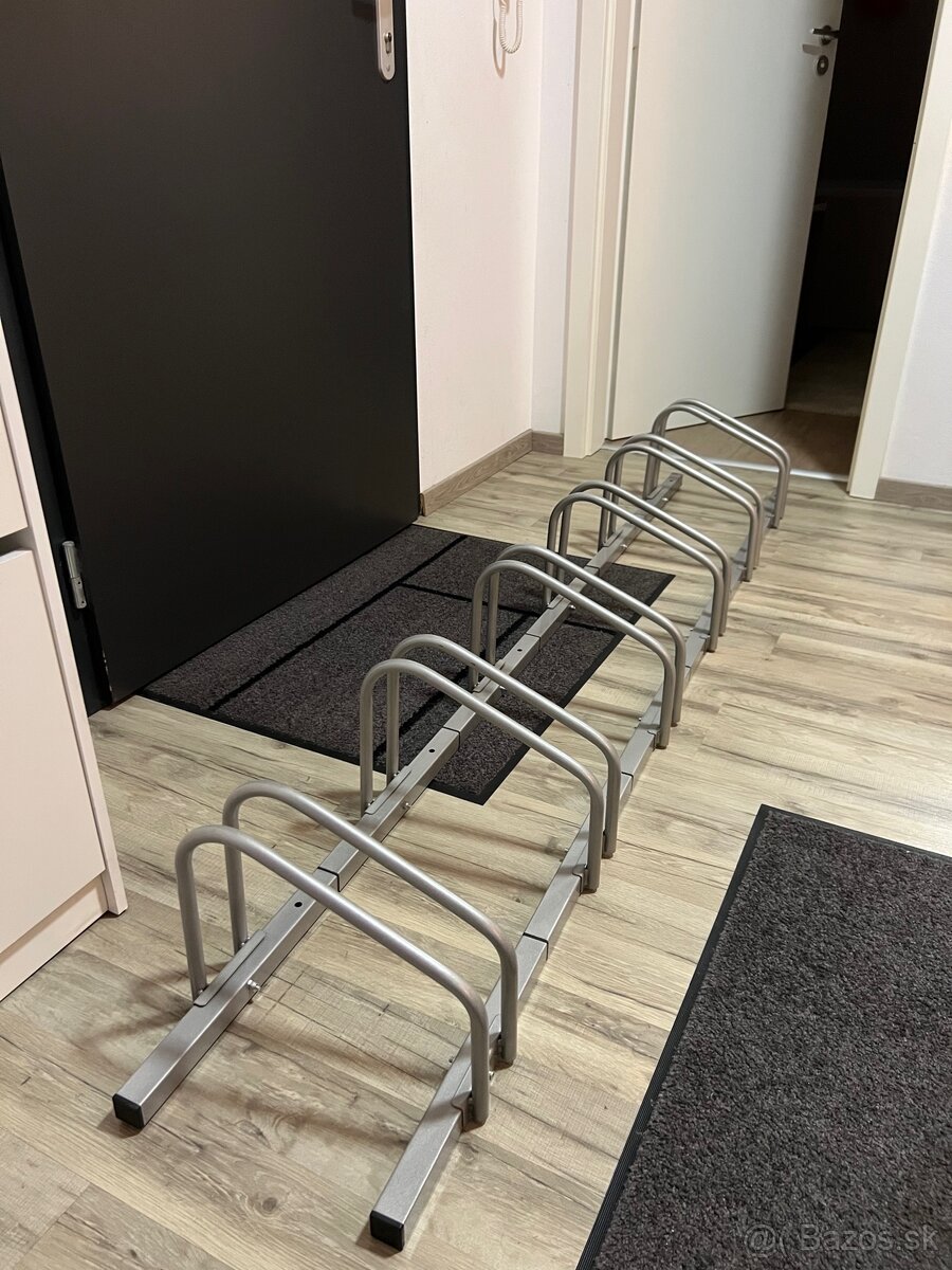 Stojan na 6 bicyklov - 2