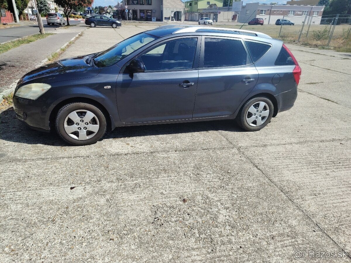 Kia Ceed kombi 1.6 benzin - 2
