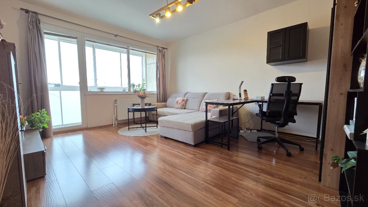 NA PREDAJ SLNEČNÝ 3-IZBOVÝ BYT - JURKOVIČOVA, PREŠOV - 2