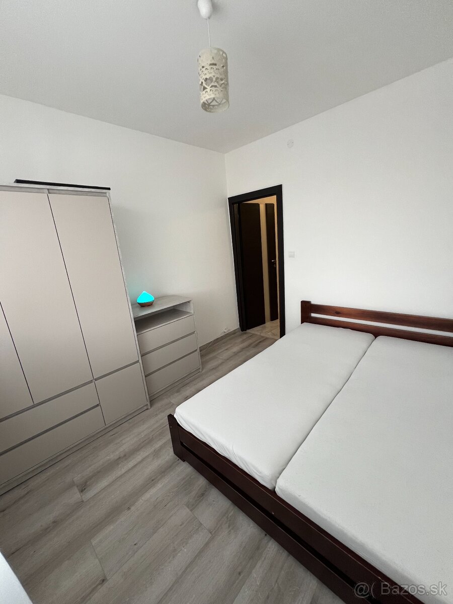 Prenájom zrekonštruovaného 2 izbového bytu - 2