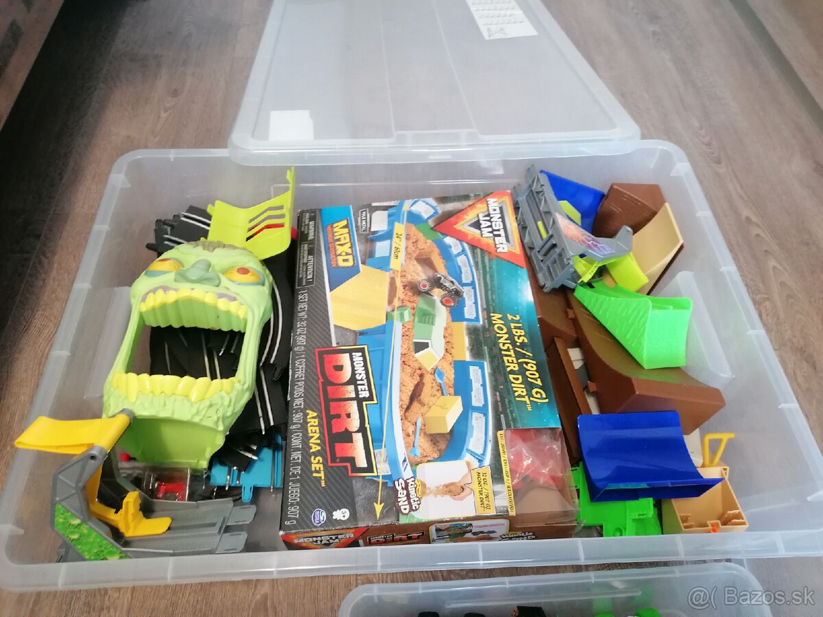 Hot Wheels MONSTER JAM - 2