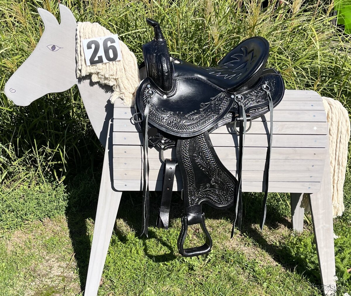 Westernový sedlový komplet 26) černé oválné krátké široké - 2