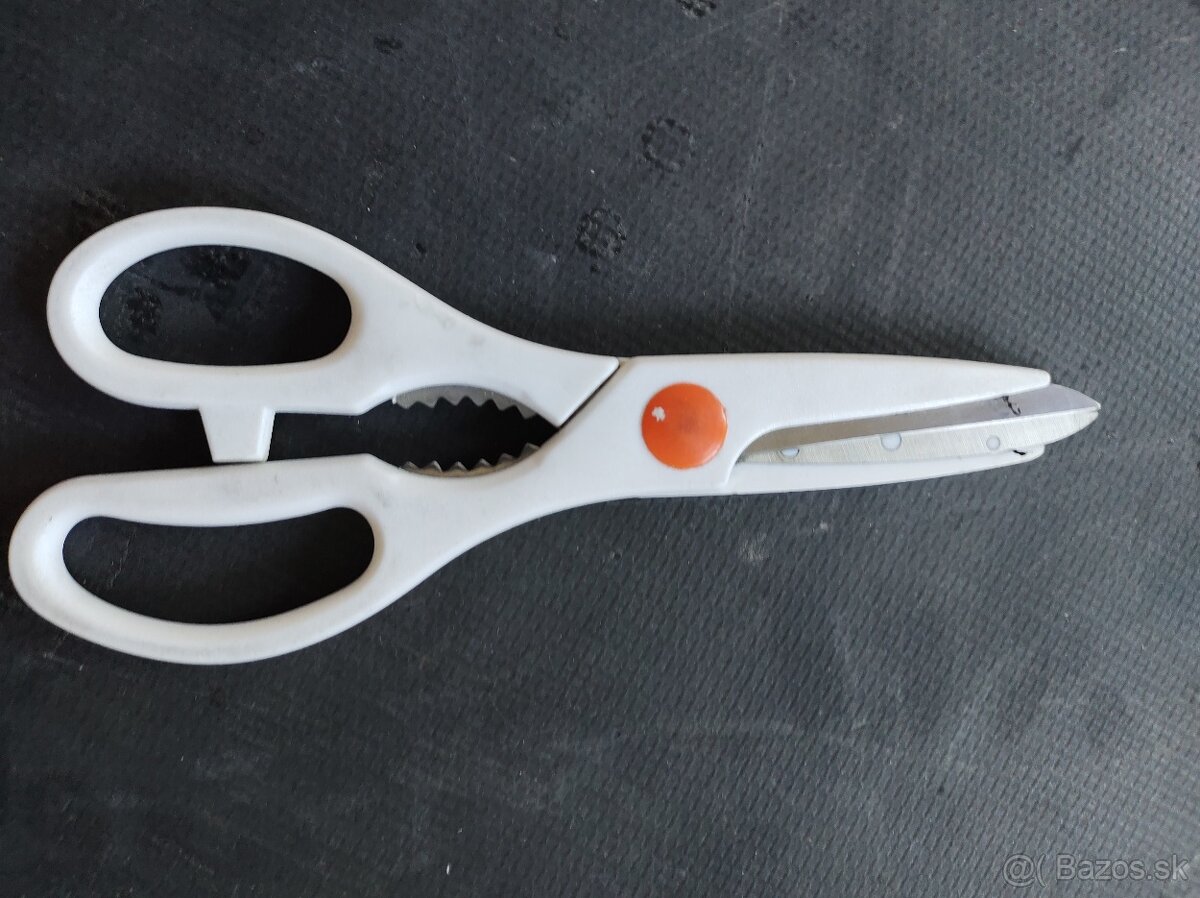 {11} Multifunkčné nožnice - 2