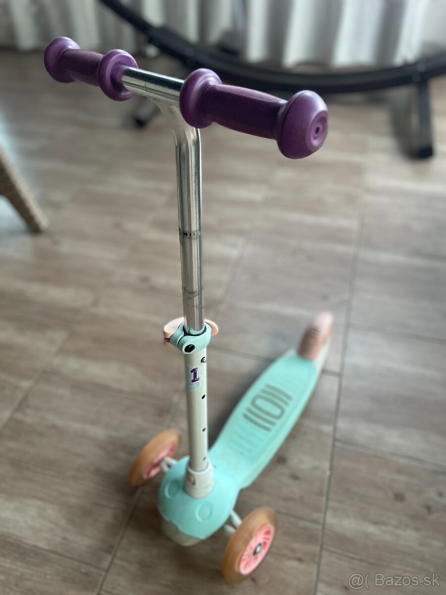 Blikajúca kolobežka pre deti do 8 rokov - 2