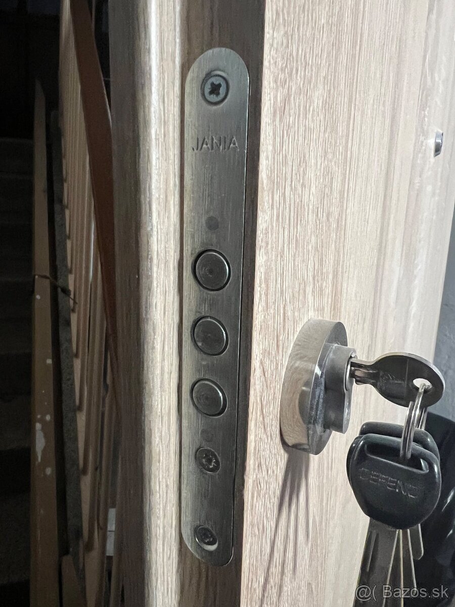 Bezpečnostné vchodové dvere - 2