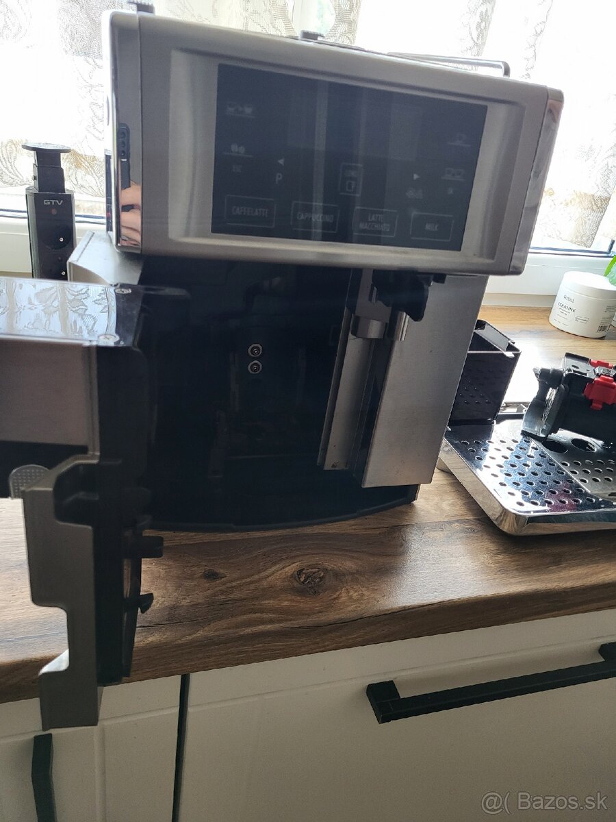 Predám Delonghi Primadonna avant. - 2