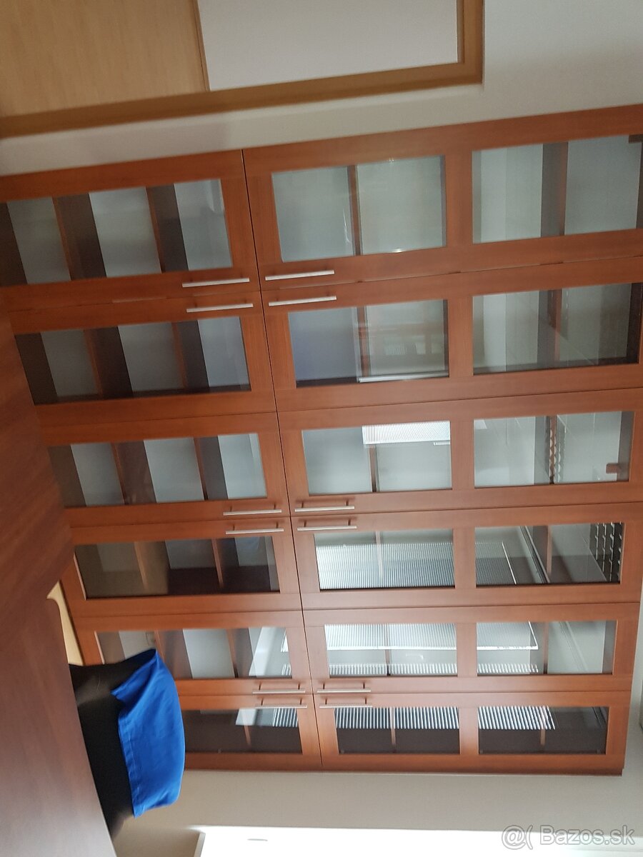 predam kancelarsky nabytok kniznica stoly - 2