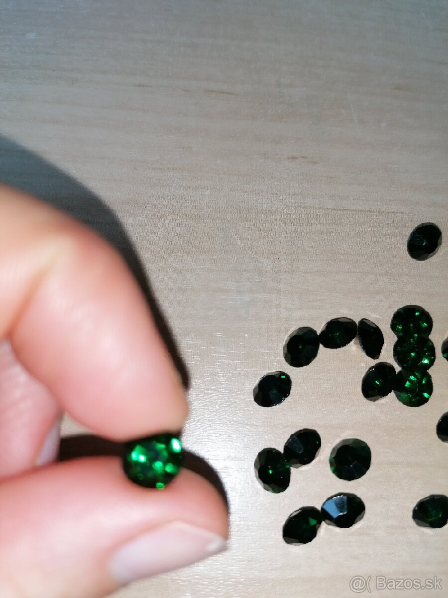 Rhinestones strasove kamienky - emerald - 2