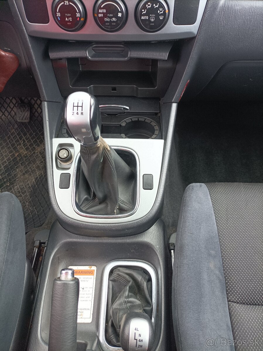 Suzuki Grand Vitara 2.0 td 4x4 - 2